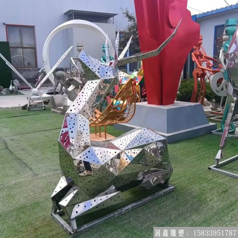 不銹鋼沖孔鹿雕塑，發(fā)光系列