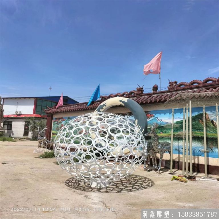 不銹鋼白色鏤空球噴漆工藝，單層工藝，厚度8mm