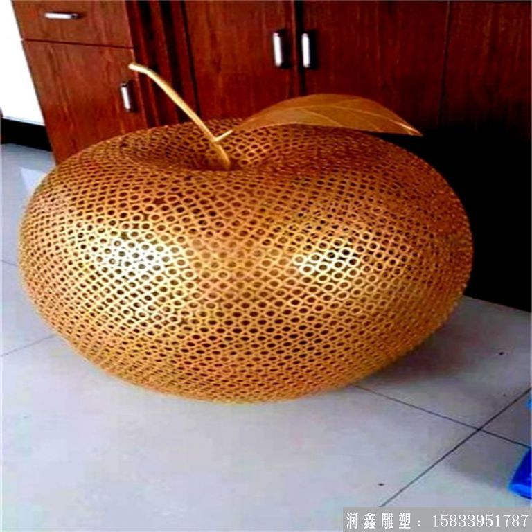不銹鋼鏤空蘋(píng)果雕塑加工廠家