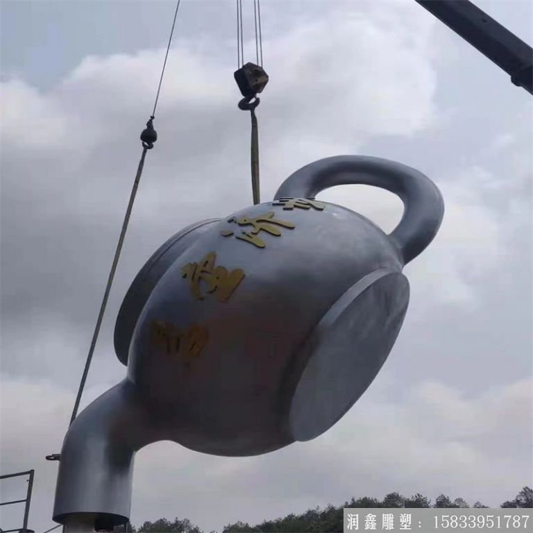 廠家定制不銹大型懸空天壺景觀