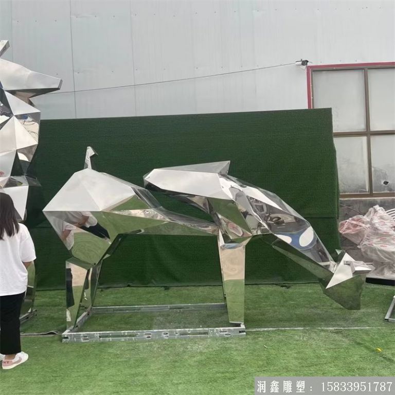 不銹鋼切面鹿雕塑，公園草坪鹿雕塑
